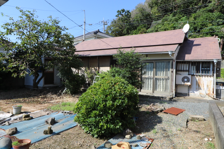 松崎町江奈2K+納戸：街中に近く日当たりのいい平家