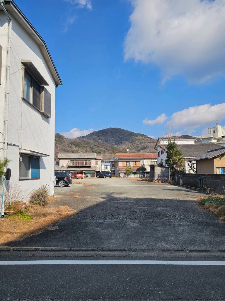 江奈：町中心部の一軒家