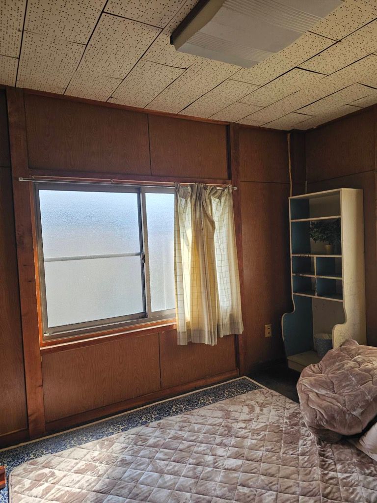 江奈：町中心部の一軒家